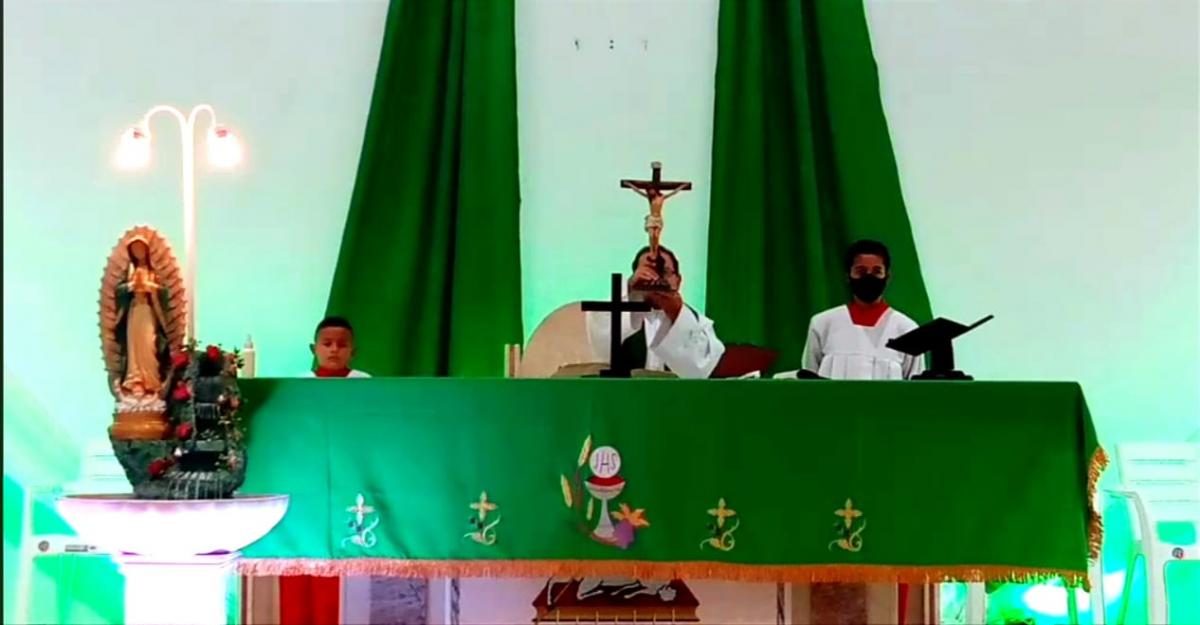 Con gran devoción nuestros grupos apostólicos como Adoración perpetua, Ministros Extraordinarios de la Comunión y Pastoral de la  salud participaron de esta novena en este dia 